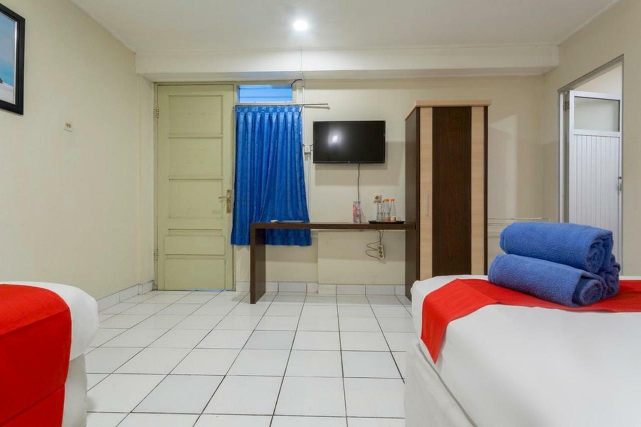 Reddoorz @ Supratman Street Hotel Bandung Exterior foto