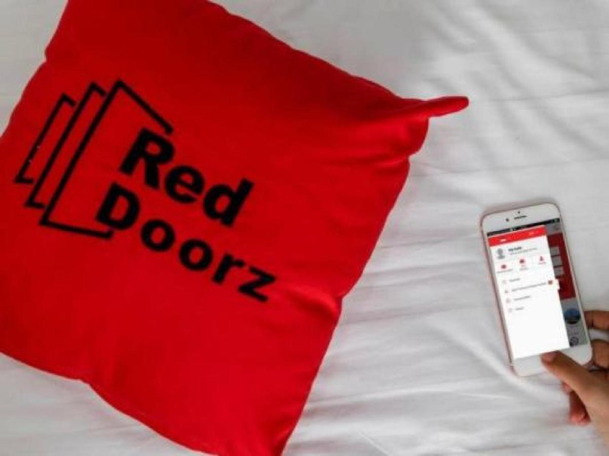 Reddoorz @ Supratman Street Hotel Bandung Exterior foto